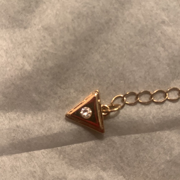 Guess necklace goldtone necklace - Picture 6 of 10